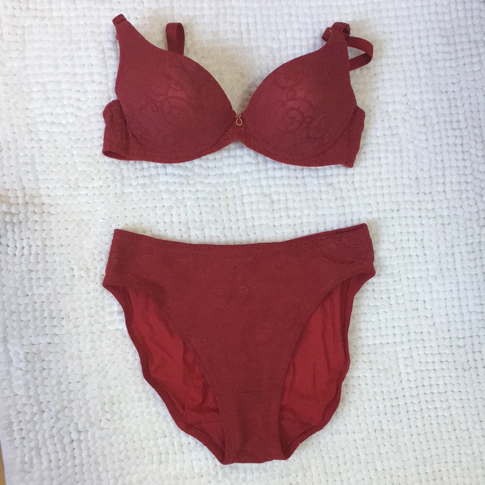 Triumph bra and panty set